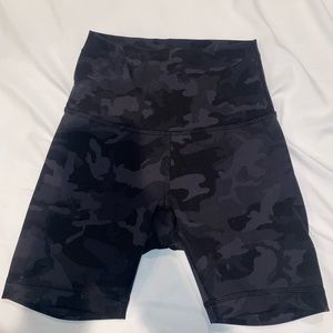 Wunder Train High-Rise Short 6”